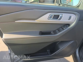 2025 Ford Explorer Active - miniatura 9