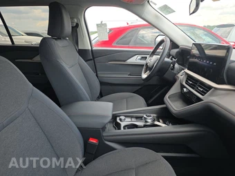2025 Ford Explorer Active - miniatura 8