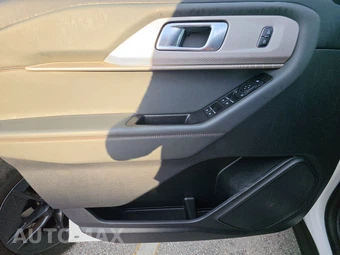 2025 Ford Explorer Active - miniatura 15