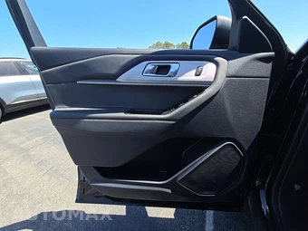 2025 Ford Explorer Active - miniatura 9