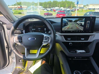 2025 Ford Explorer Active - miniatura 10