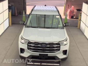 2025 Ford Explorer Active - miniatura 2