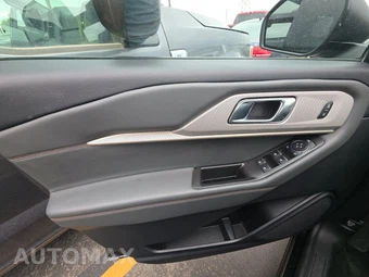 2025 Ford Explorer Active - miniatura 9