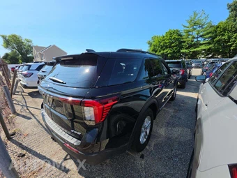 2025 Ford Explorer Active - miniatura 3