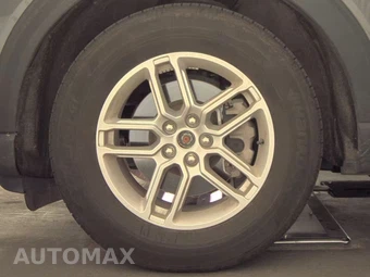 2025 Ford Explorer Active - miniatura 9