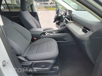2025 Ford Explorer Active - miniatura 14