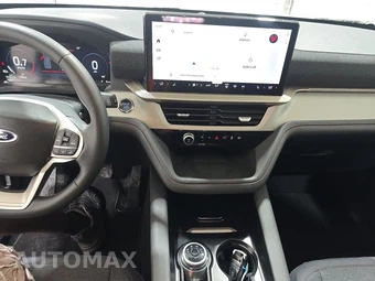 2025 Ford Explorer Active - miniatura 11