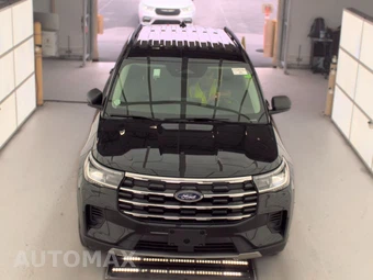2025 Ford Explorer Active - miniatura 2