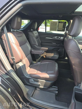 2025 Ford Explorer Platinum - miniatura 17