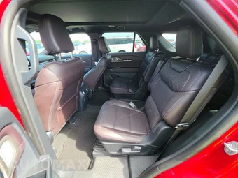 2025 Ford Explorer Platinum - miniatura 13