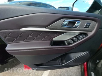 2025 Ford Explorer Platinum - miniatura 9
