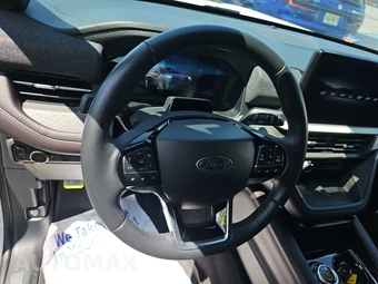2025 Ford Explorer Platinum - miniatura 10