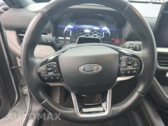 2025 Ford Explorer Platinum - miniatura 10