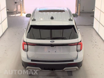 2025 Ford Explorer Platinum - miniatura 5
