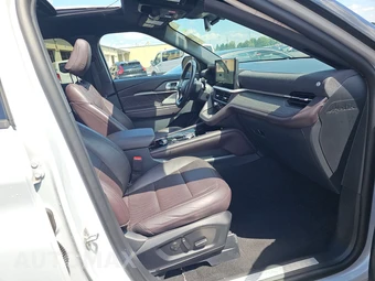 2025 Ford Explorer Platinum - miniatura 8