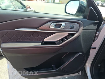 2025 Ford Explorer Platinum - miniatura 9
