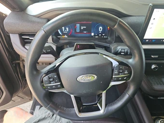 2025 Ford Explorer Platinum - miniatura 10