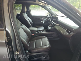 2025 Ford Explorer Platinum - miniatura 8