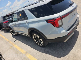 2025 Ford Explorer Platinum - miniatura 6
