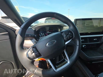 2025 Ford Explorer Platinum - miniatura 10