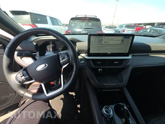 2025 Ford Explorer Platinum - miniatura 11