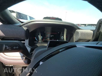 2025 Ford Explorer Platinum - miniatura 12