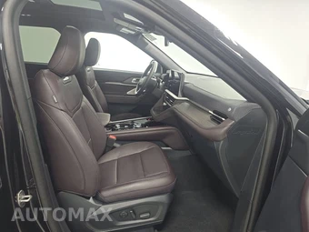 2025 Ford Explorer Platinum - miniatura 8