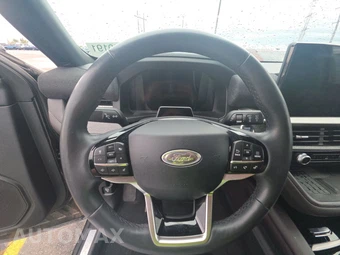 2025 Ford Explorer Platinum - miniatura 10