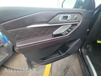 2025 Ford Explorer Platinum - miniatura 9