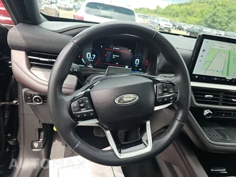 2025 Ford Explorer Platinum - miniatura 10