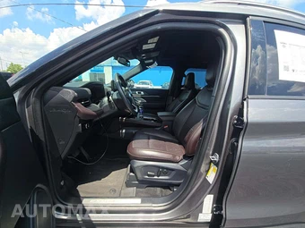 2025 Ford Explorer Platinum - miniatura 3