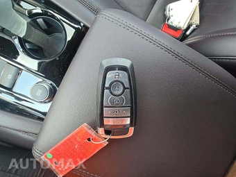 2025 Ford Explorer Platinum - miniatura 5