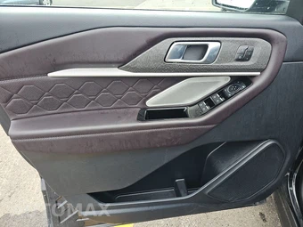 2025 Ford Explorer Platinum - miniatura 9