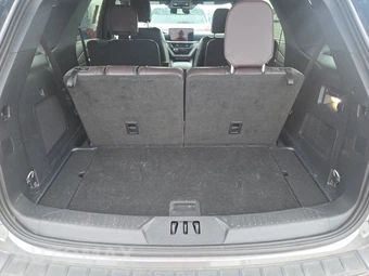 2025 Ford Explorer Platinum - miniatura 17