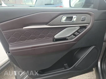 2025 Ford Explorer Platinum - miniatura 9
