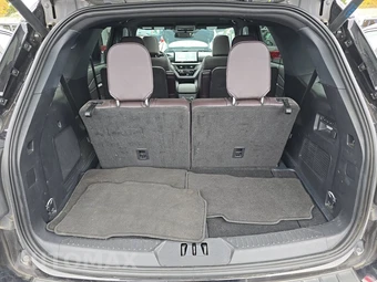 2025 Ford Explorer Platinum - miniatura 17
