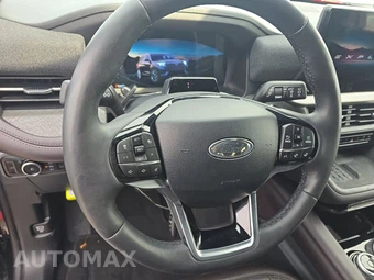 2025 Ford Explorer Platinum - miniatura 10