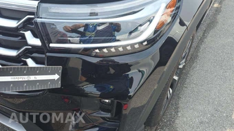 2025 Ford Explorer Platinum - miniatura 19