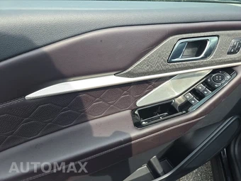 2025 Ford Explorer Platinum - miniatura 9