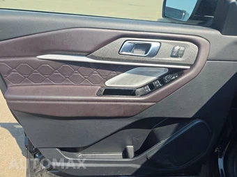 2025 Ford Explorer Platinum - miniatura 9