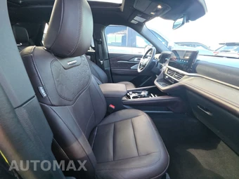 2025 Ford Explorer Platinum - miniatura 8