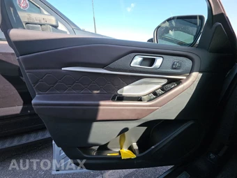 2025 Ford Explorer Platinum - miniatura 9