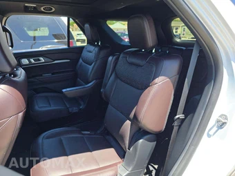 2025 Ford Explorer Platinum - miniatura 13