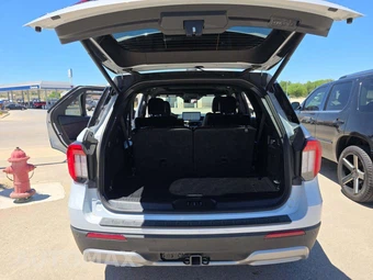 2025 Ford Explorer Platinum - miniatura 15