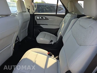 2025 Ford Explorer Platinum - miniatura 13