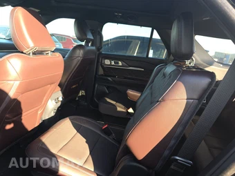 2025 Ford Explorer Platinum - miniatura 13