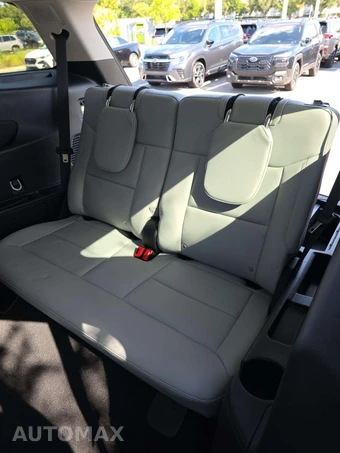 2025 Ford Explorer Platinum - miniatura 13
