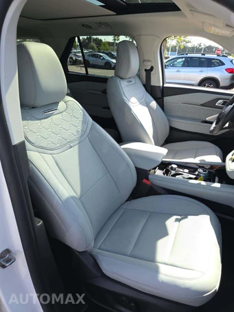 2025 Ford Explorer Platinum - miniatura 18