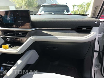 2025 Ford Explorer Platinum - miniatura 19