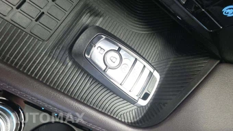 2025 Ford Explorer Platinum - miniatura 18